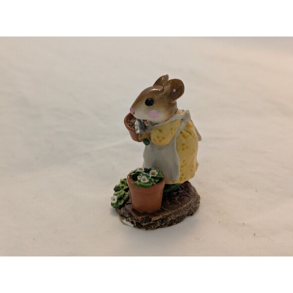 Wee Forest Folk Spring gardener M-237 Retired - Picture 5 of 8
